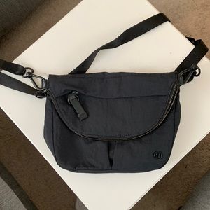 Lululemon festival bag